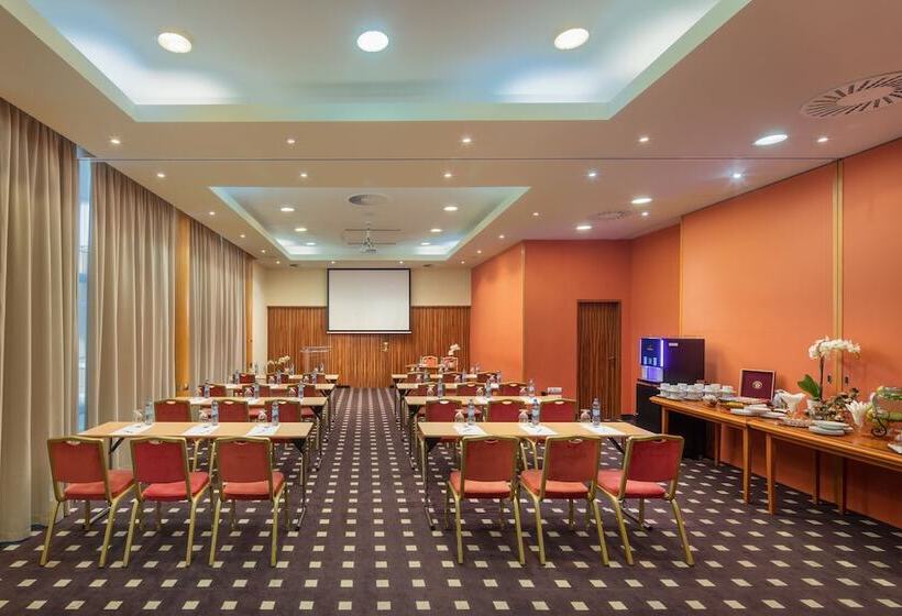 هتل Verdi Budapest Aquincum