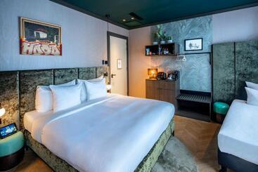 هتل The Highlander Amsterdam