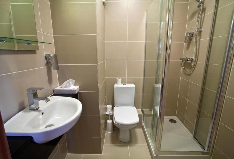 בית מלון כפרי West County