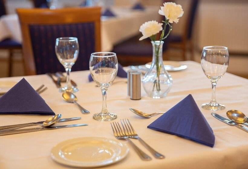 בית מלון כפרי West County