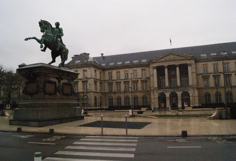 هتل 1er Consul Rouen