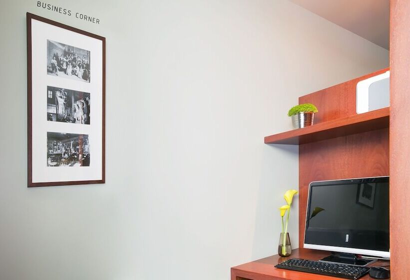 Fotos del hotel Hôtel A La Villa Des Artistes:  16