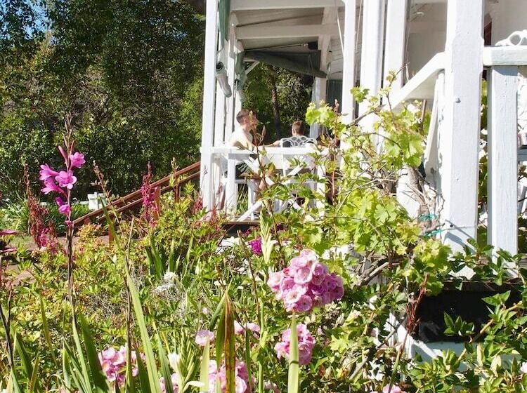 هتل Belvidere Manor Lagoonside Cottages