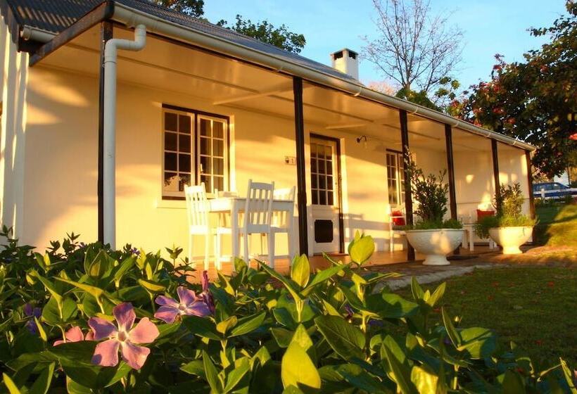 هتل Belvidere Manor Lagoonside Cottages
