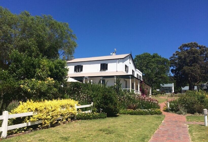 هتل Belvidere Manor Lagoonside Cottages
