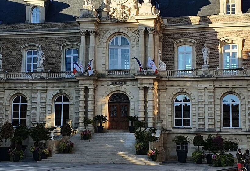 ホテル Campanile Amiens  Glisy