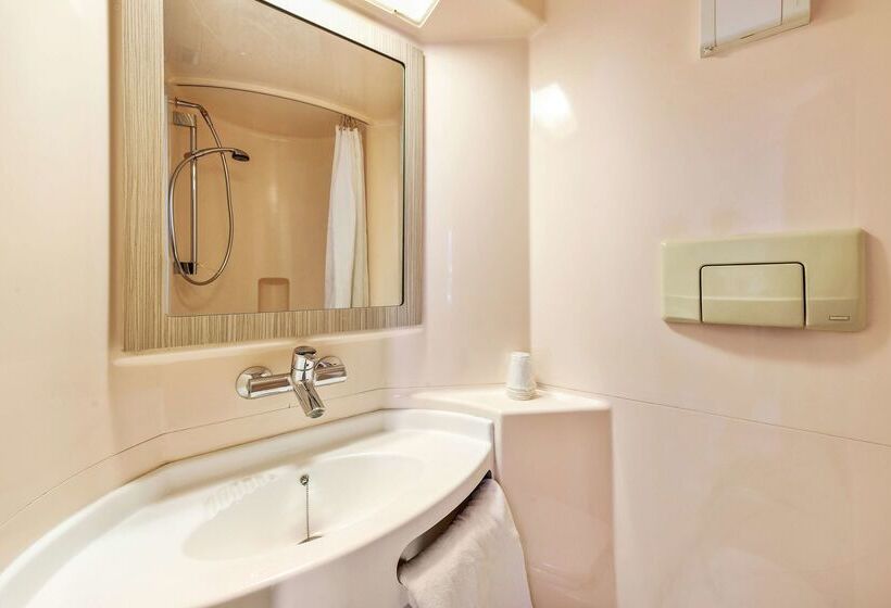 Отель Premiere Classe Grenoble Nord Moirans