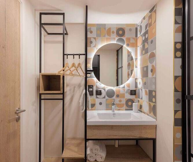 هتل Campanile Metz   Jouy Aux Arches