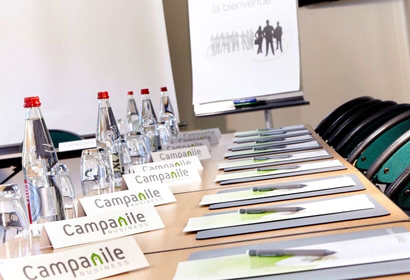 בית מלון כפרי Campanile Paris Ouest Chaville