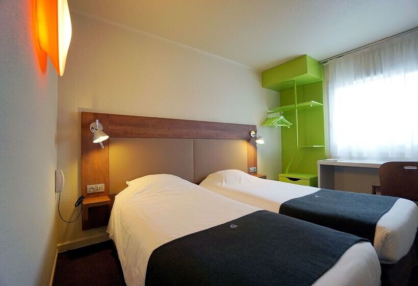 בית מלון כפרי Campanile Paris Ouest Chaville