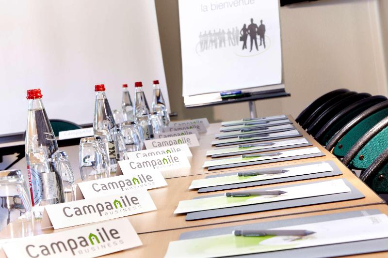 בית מלון כפרי Campanile Paris Ouest Chaville