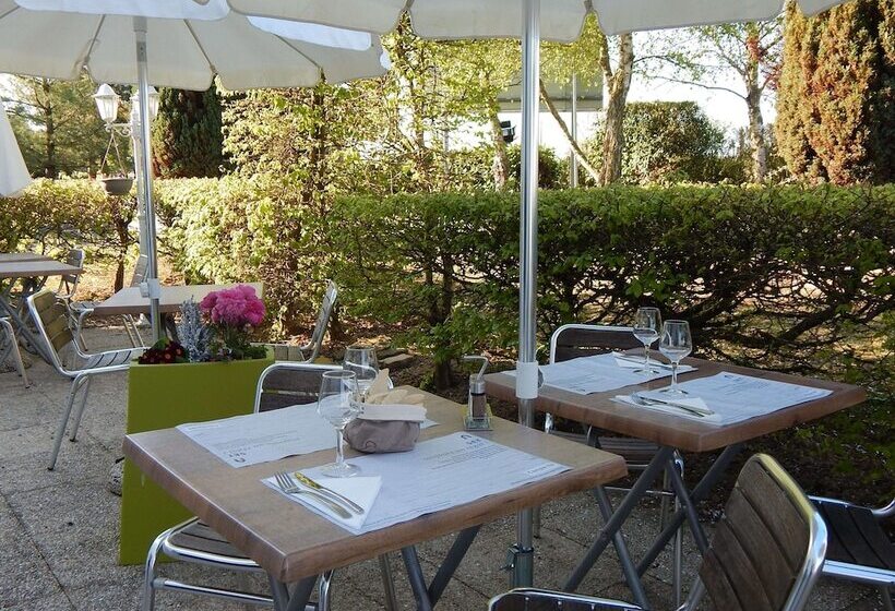 Отель Campanile Reims Est  Taissy