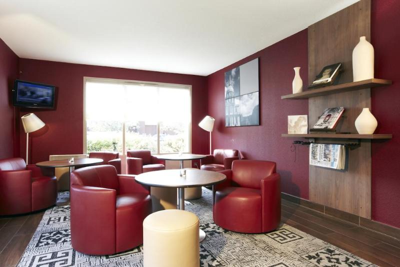 בית מלון כפרי Campanile Taverny