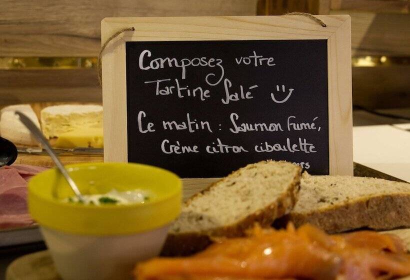 Отель Campanile Taverny