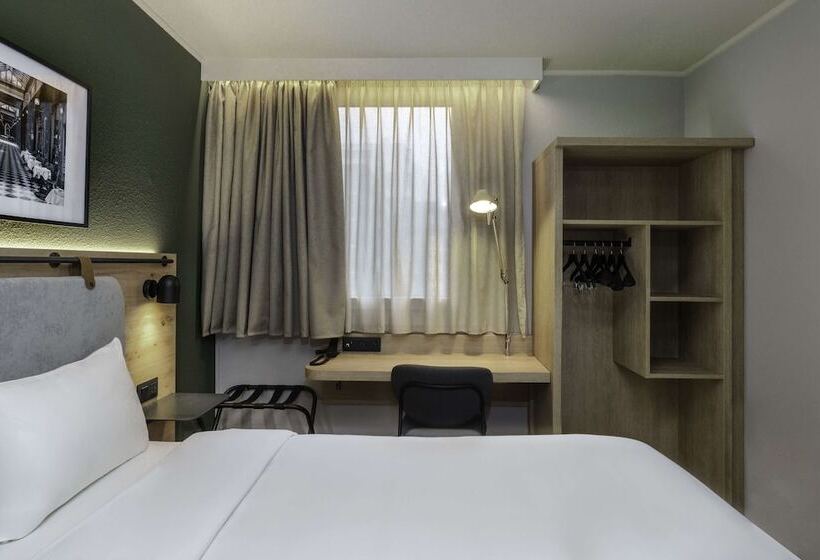 בית מלון כפרי Campanile Taverny