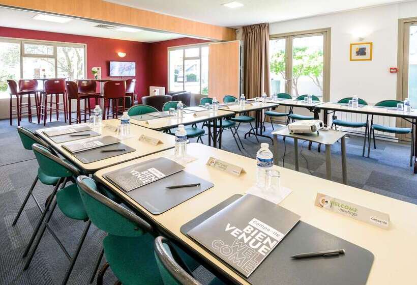 בית מלון כפרי Campanile Toulouse Sesquieres