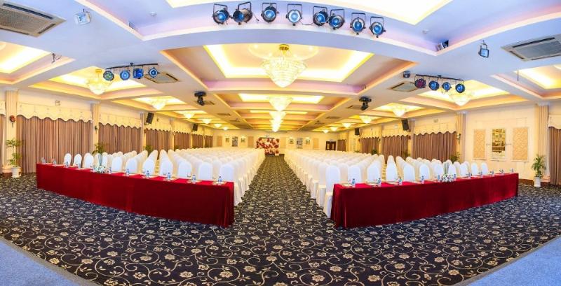 Fotos del hotel First Hotel:  10