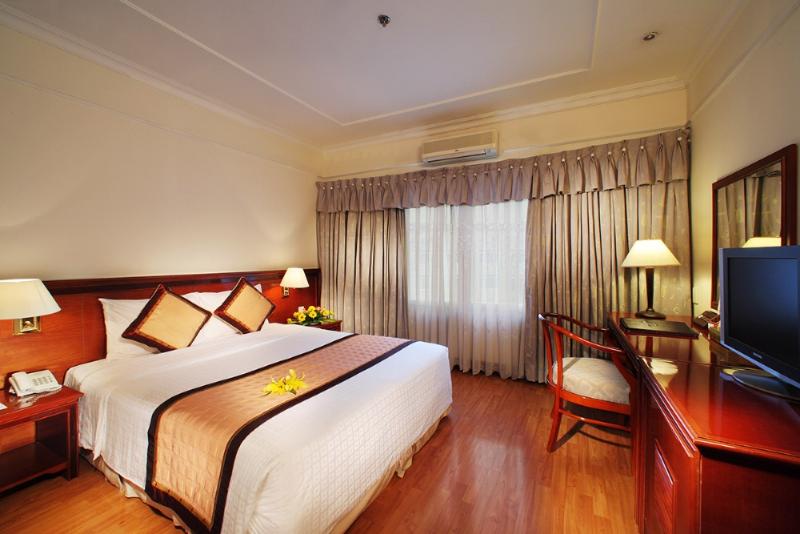 Fotos del hotel First Hotel:  3