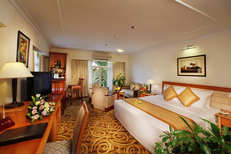 Fotos del hotel First Hotel:  4