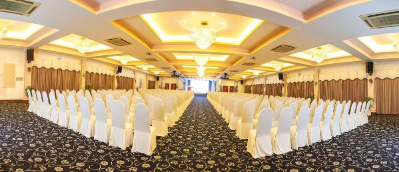 Fotos del hotel First Hotel:  12