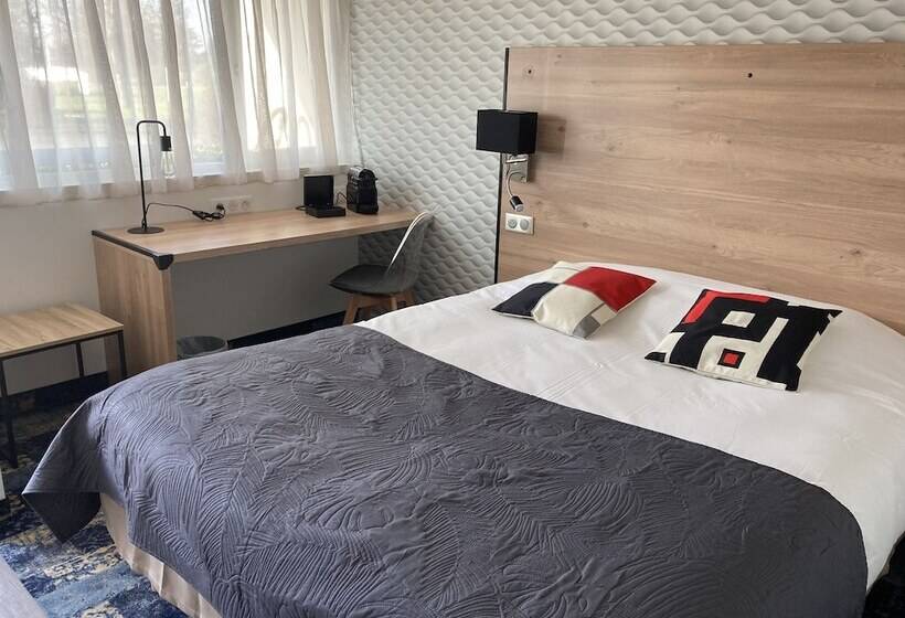 هتل Hôtel Le Cyrano Bergerac