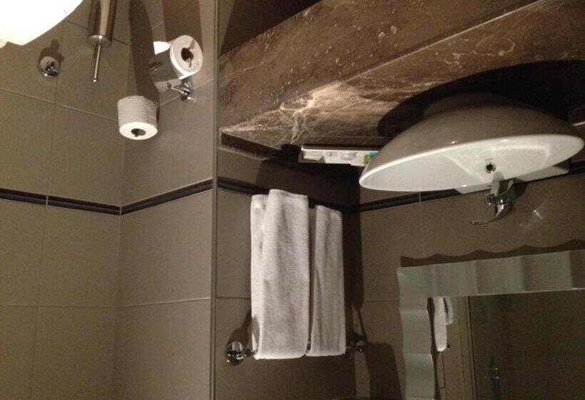 هتل Kervansaray Thermal Convention Center & Spa