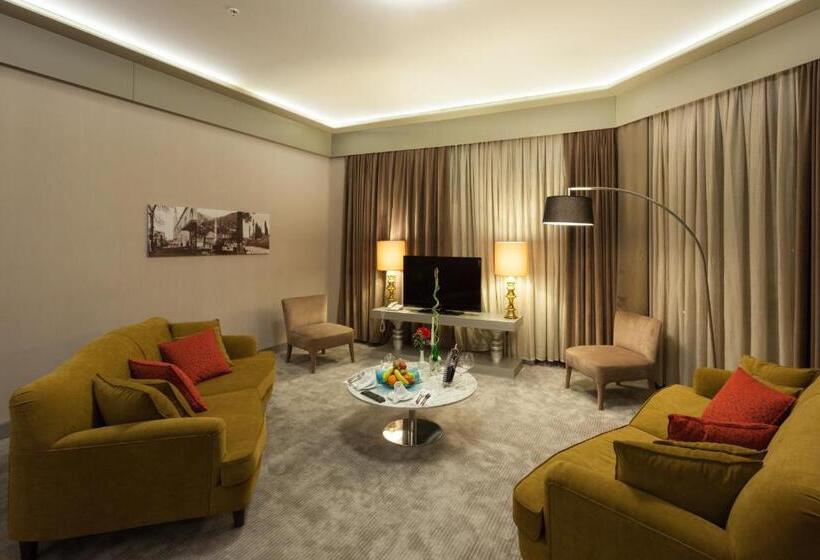 هتل Kervansaray Thermal Convention Center & Spa