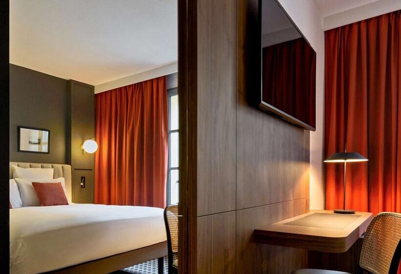ホテル Mercure Versailles Chateau