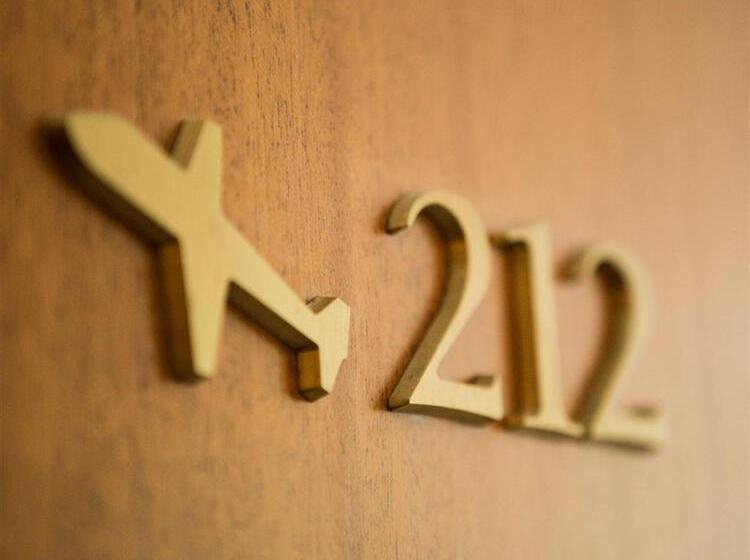 هتل Pilot Airport