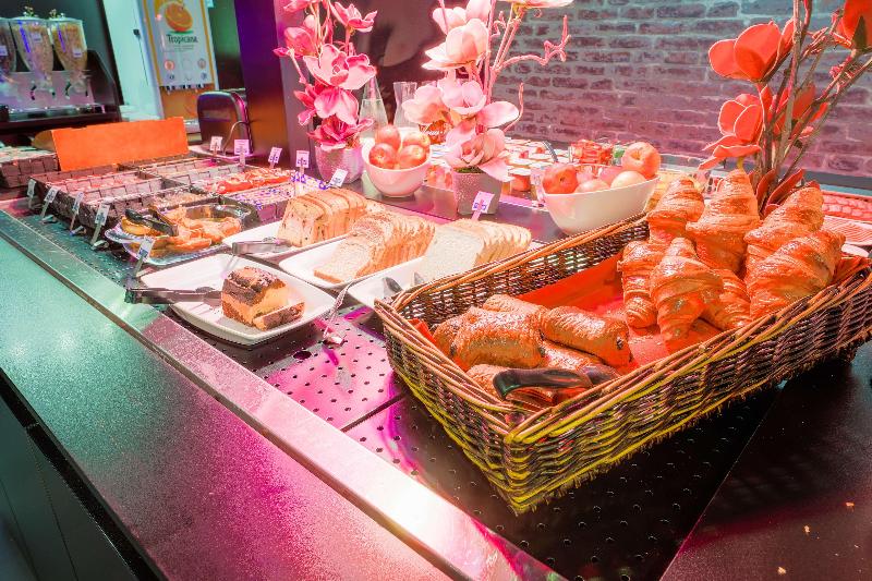ホテル Restaurant Kyriad de Péronne