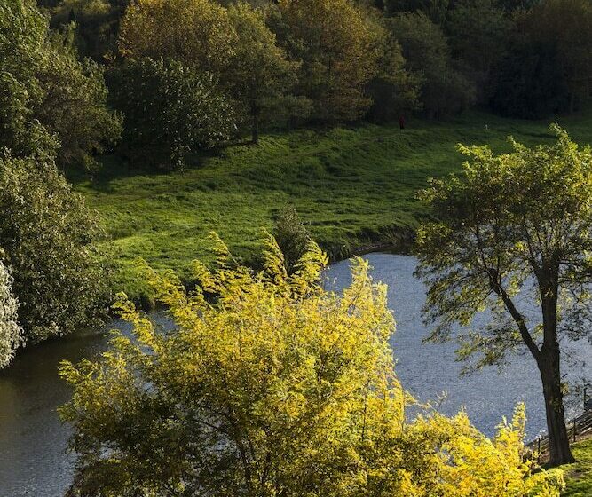 فندق Tribe Carcassonne