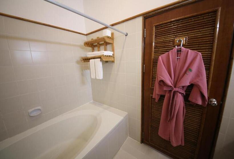 Rayong Resort Hotel โรงแรมระยองรีสอร์ท