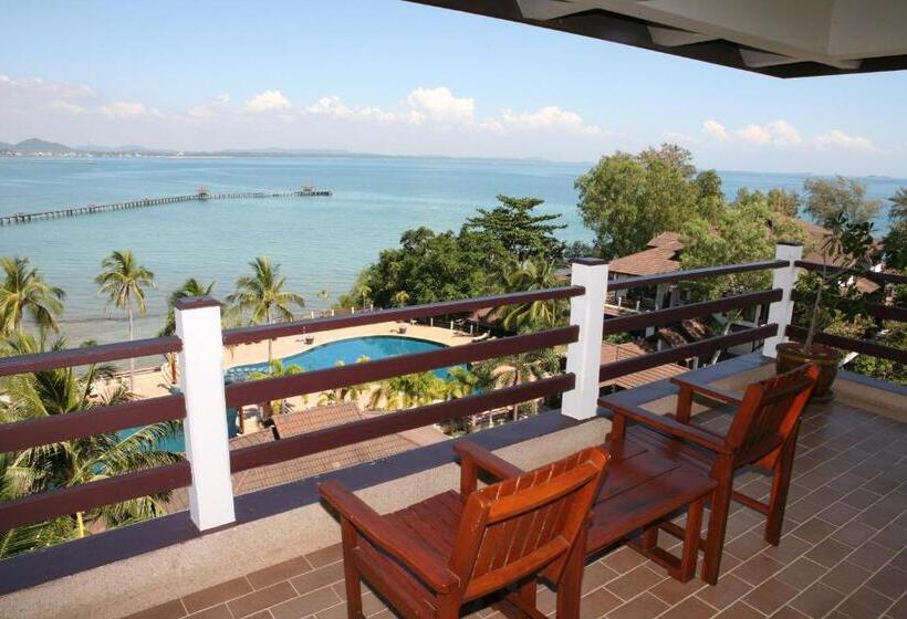 Rayong Resort Hotel โรงแรมระยองรีสอร์ท