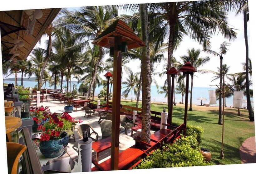 Rayong Resort Hotel โรงแรมระยองรีสอร์ท