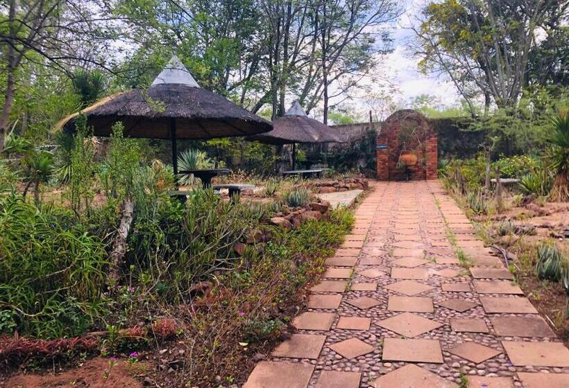 Shangri La Country Hotel & Spa