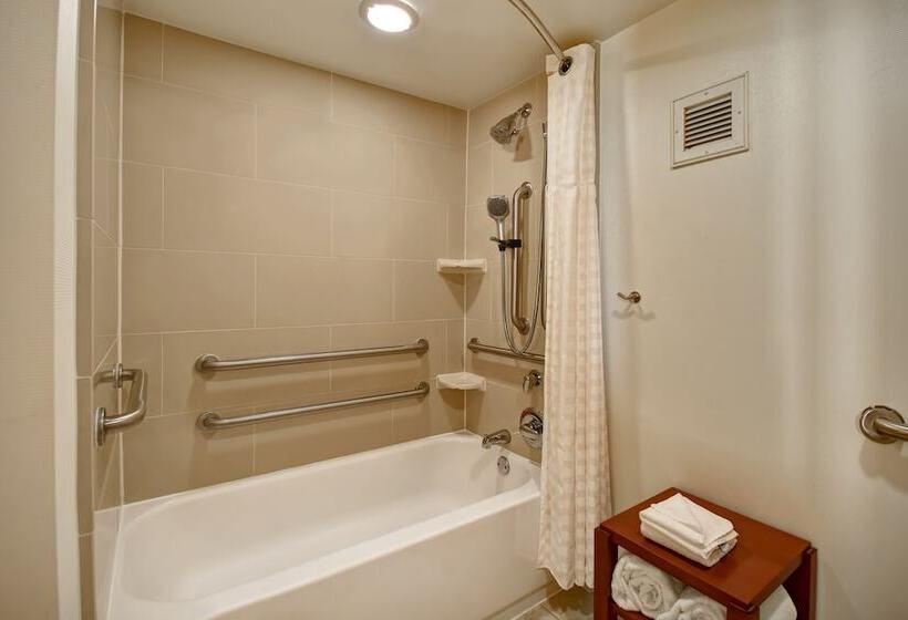 Embassy Suites Greenville Golf Resort & Conference Center