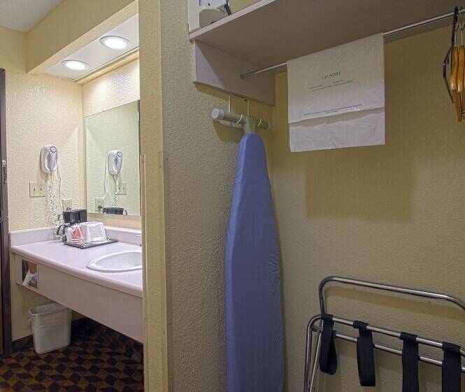 Geneva Motel Inn