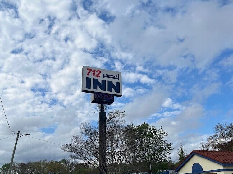 Hotel 712 Inn