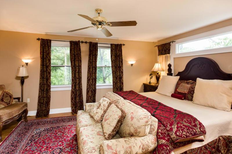 فندق Cedar Crest Inn