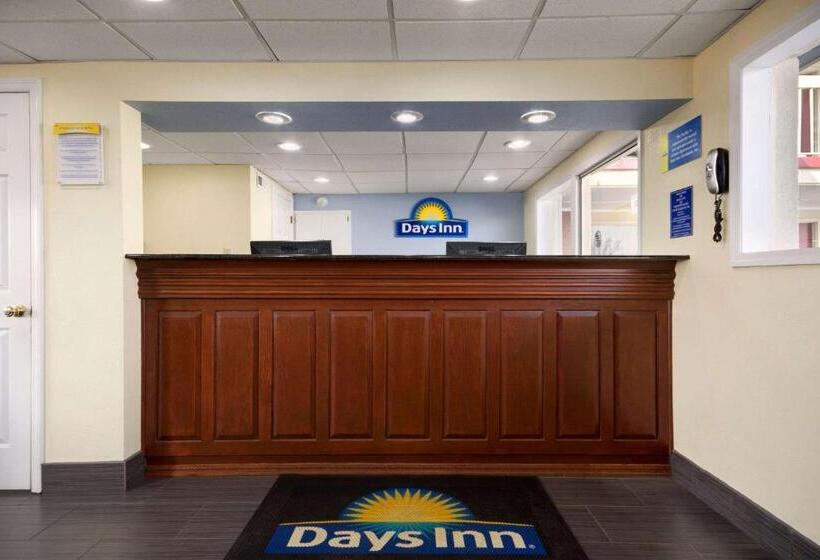 هتل Days Inn By Wyndham Jacksonville Nc