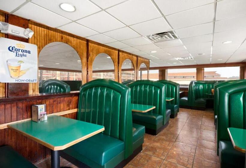 هتل Days Inn By Wyndham Jacksonville Nc