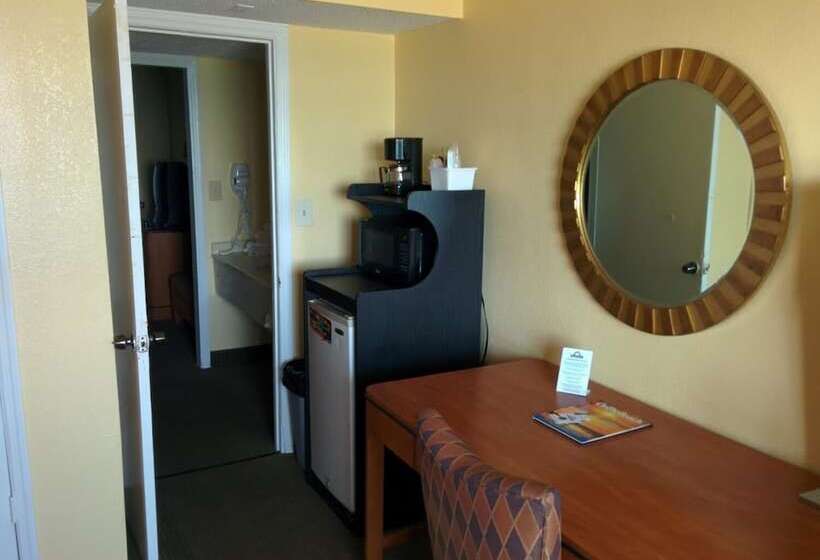 هتل Days Inn By Wyndham Myrtle Beachbeach Front