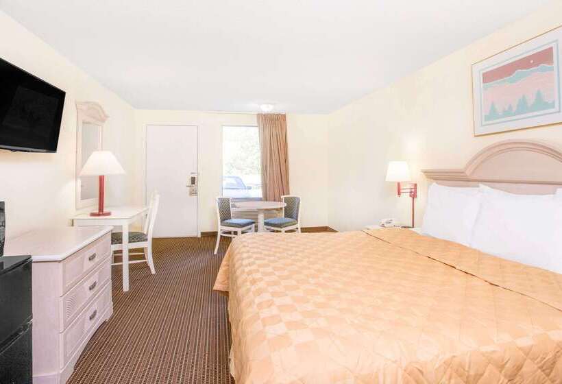 בית מלון כפרי Days Inn By Wyndham Spartanburg Waccamaw
