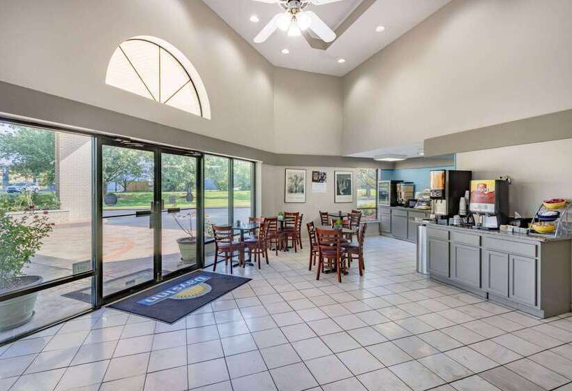 בית מלון כפרי Days Inn By Wyndham Spartanburg Waccamaw