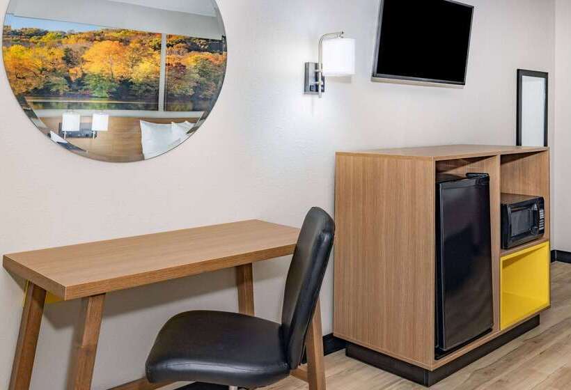 בית מלון כפרי Days Inn By Wyndham Spartanburg Waccamaw