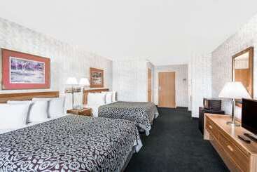 هتل Days Inn By Wyndham West Yellowstone