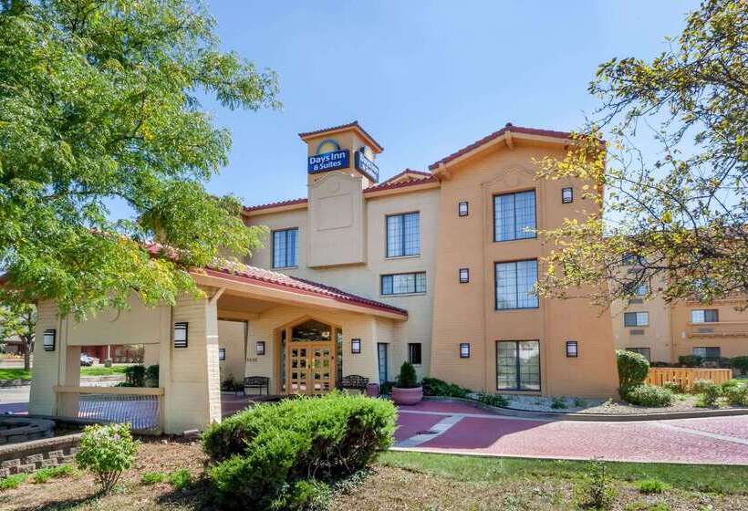 هتل Days Inn & Suites By Wyndham Arlington Heights