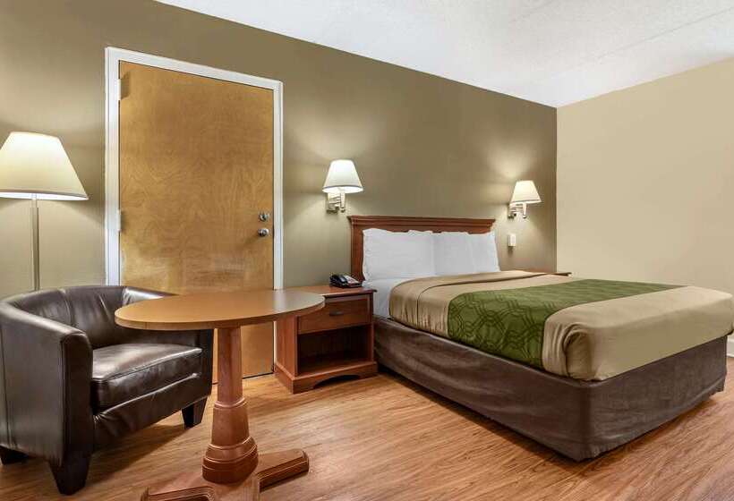 فندق Econo Lodge Inn & Suites