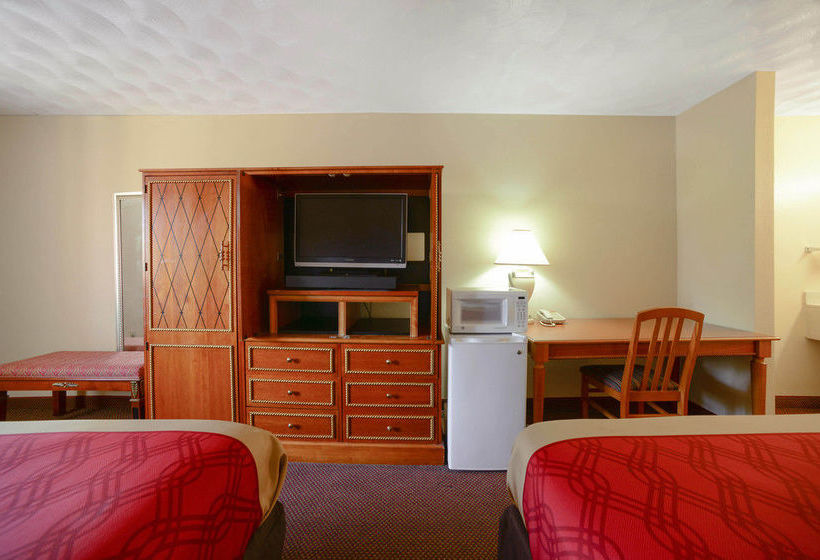 هتل Econo Lodge Inn & Suites