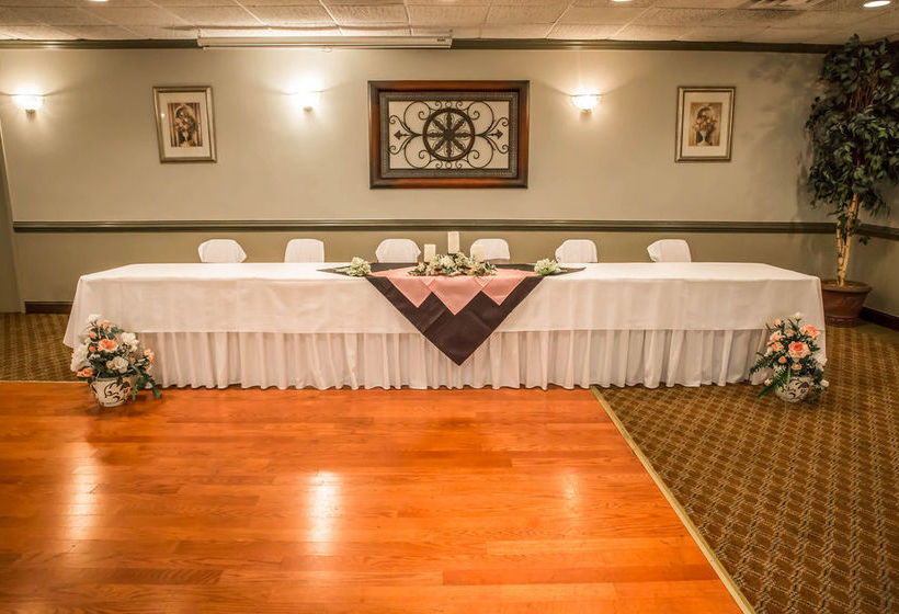 בית מלון כפרי Red Carpet Inn Jacksonville